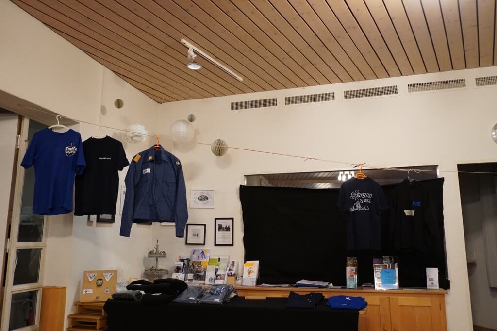 JS Live Kleiderstand